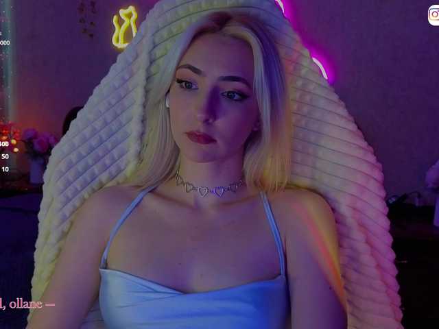 LollyGirlMoon from BongaCams