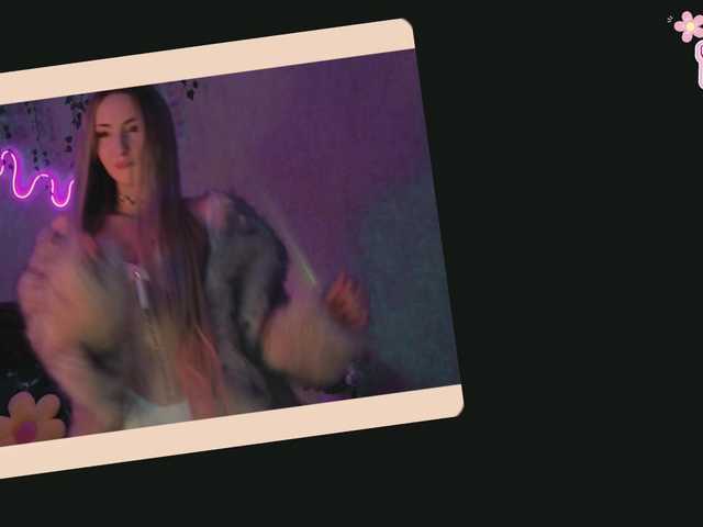 LollyGirlMoon's BongaCams show and profile