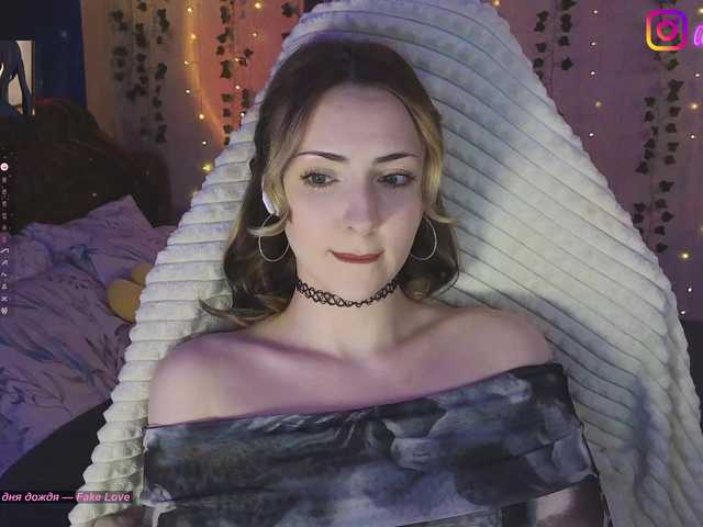 LollyGirlMoon live cam profile