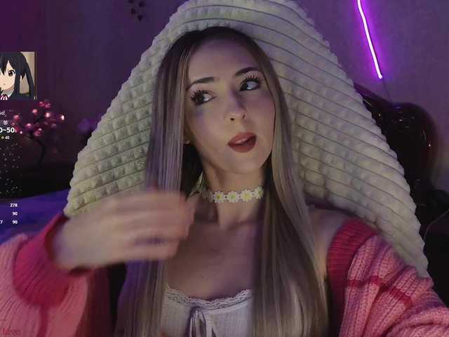 LollyGirlMoon's BongaCams show and profile