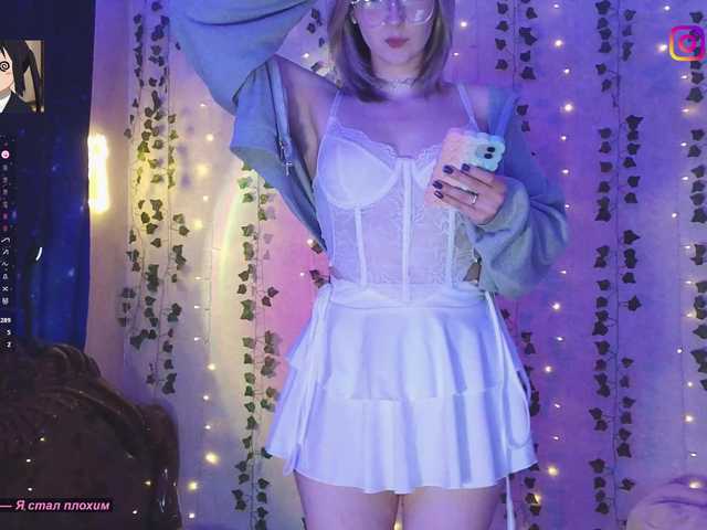 LollyGirlMoon's BongaCams show and profile