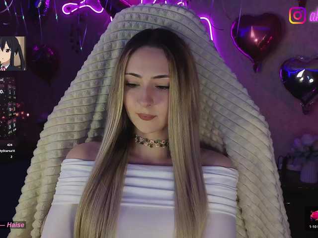 LollyGirlMoon's BongaCams show and profile