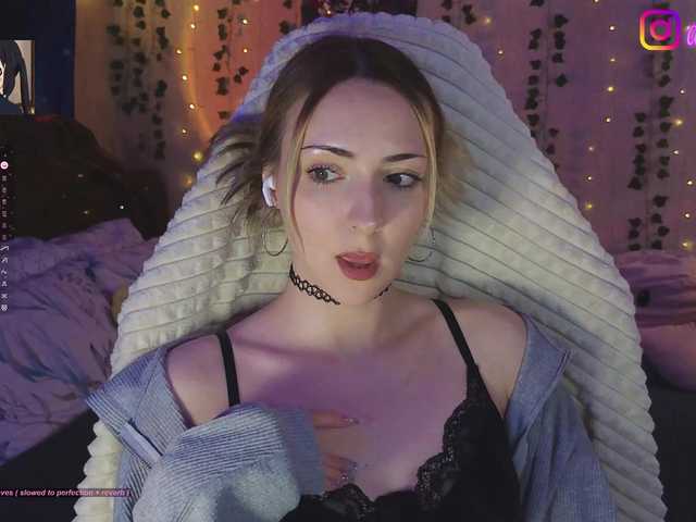 LollyGirlMoon's BongaCams show and profile