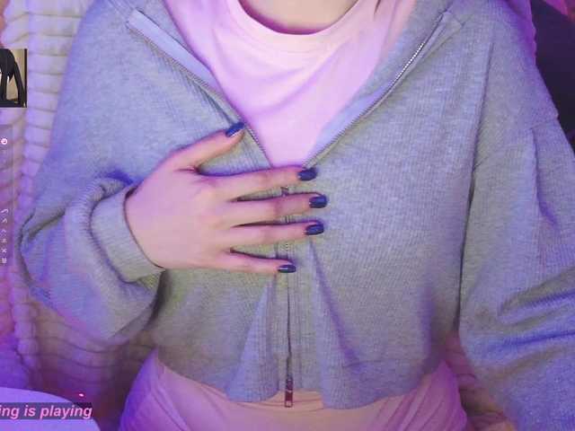 LollyGirlMoon's BongaCams show and profile