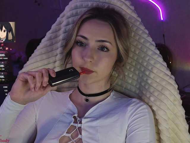 LollyGirlMoon's BongaCams show and profile