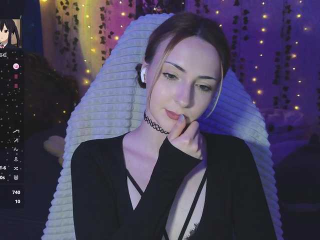 LollyGirlMoon's BongaCams show and profile