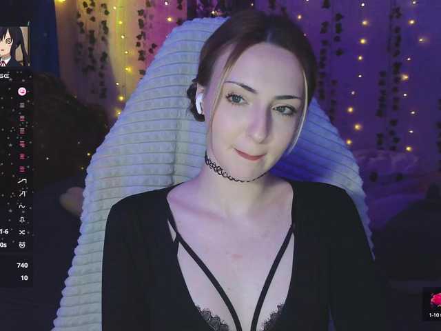 LollyGirlMoon's BongaCams show and profile