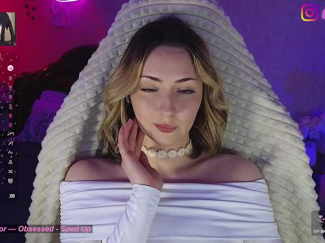 LollyGirlMoon's BongaCams show and profile