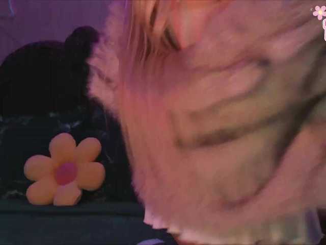 LollyGirlMoon's BongaCams show and profile