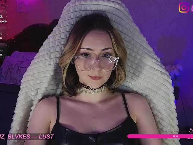 LollyGirlMoon's BongaCams show and profile