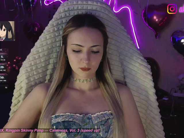 LollyGirlMoon's BongaCams show and profile