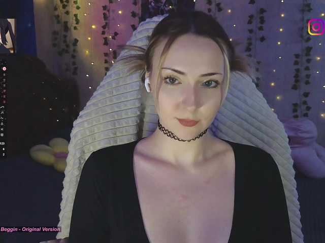LollyGirlMoon's BongaCams show and profile