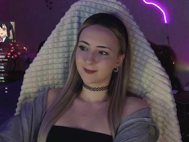 LollyGirlMoon's BongaCams show and profile