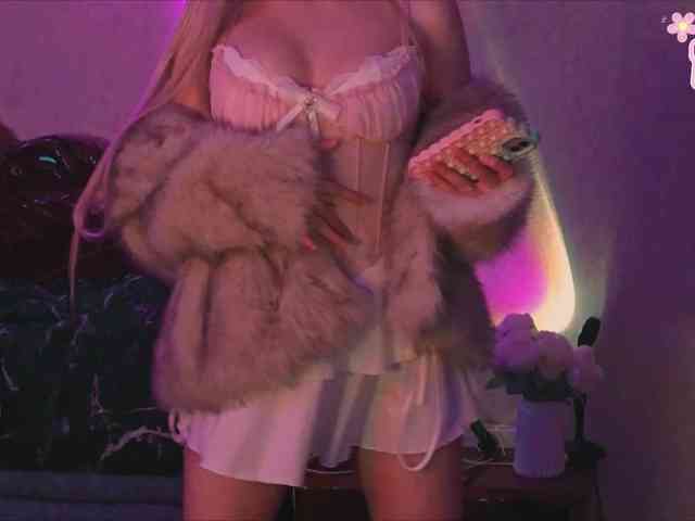 LollyGirlMoon Live Webcam on BongaCams