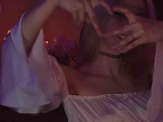 nude group chat LollyGirlMoon