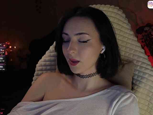 LollyGirlMoon bongacams