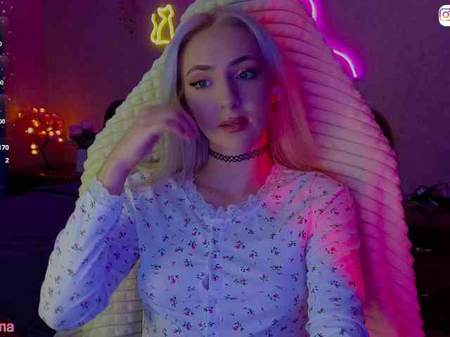 adult video cam LollyGirlMoon