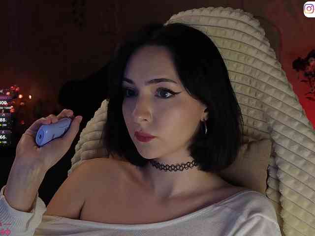 LollyGirlMoon bongacams