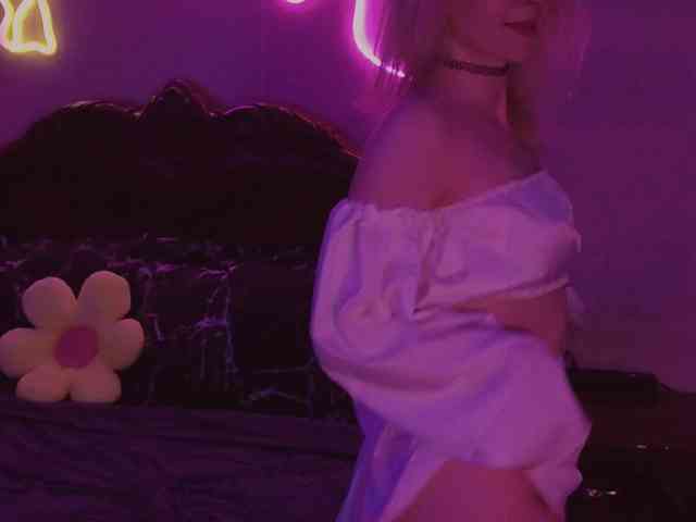 free nude cam chat LollyGirlMoon