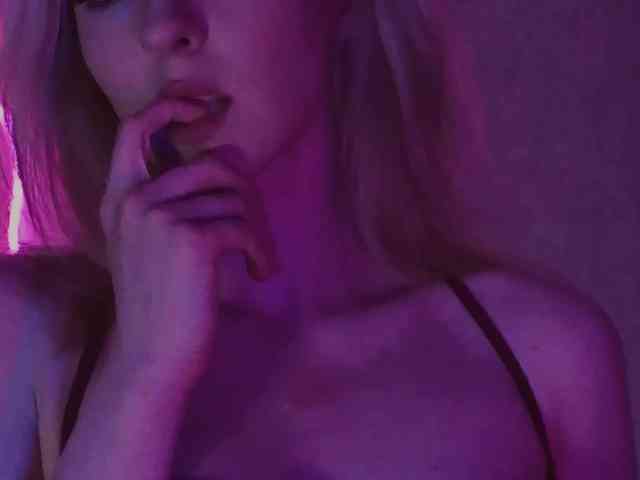 free nude cam chat LollyGirlMoon