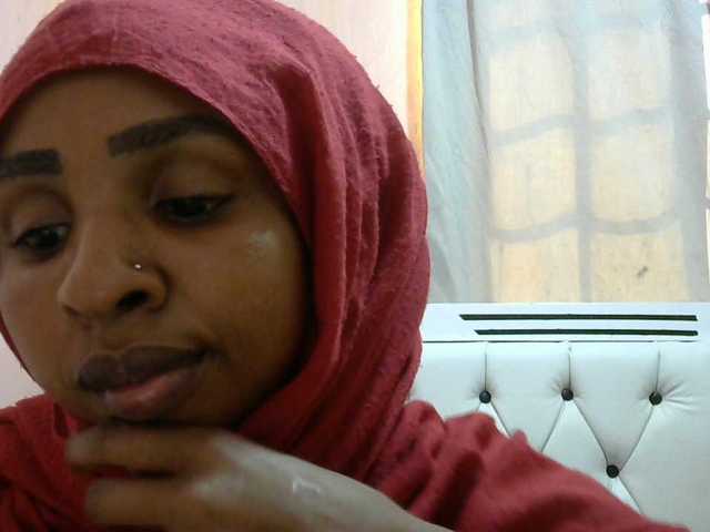 misskatrinah002 webcam bongacams model stream image