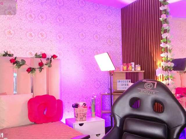 Daphnne-tay's BongaCams show and profile