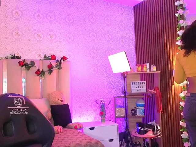 Daphnne-tay's BongaCams show and profile