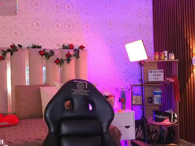 Daphnne-tay's BongaCams show and profile