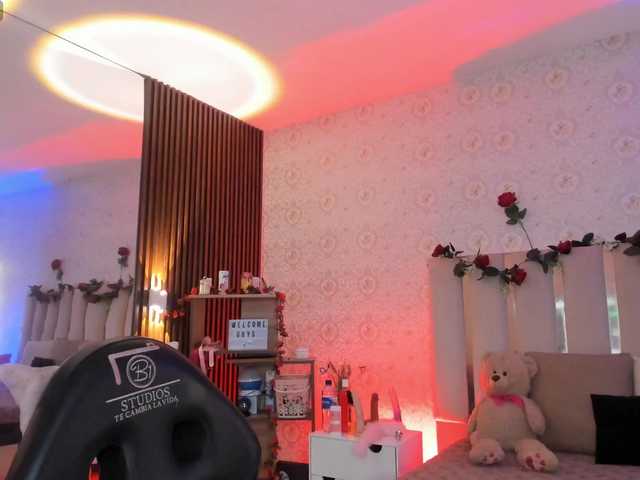 Daphnne-tay's BongaCams show and profile