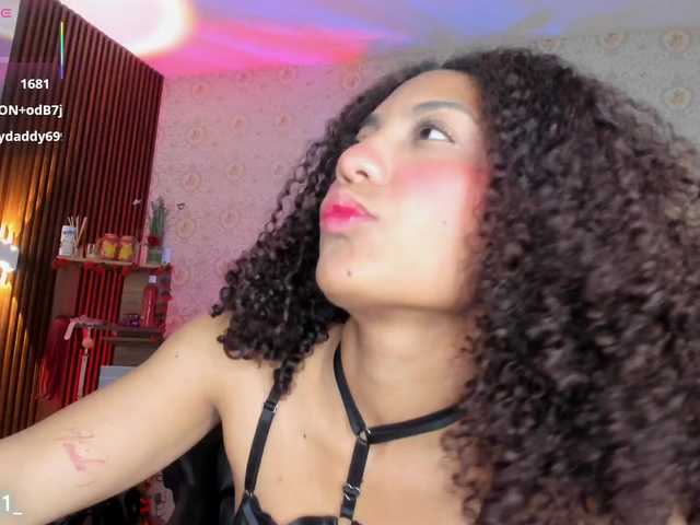 Daphnne-tay's BongaCams show and profile