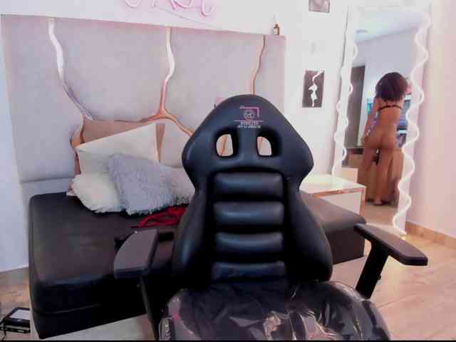 Daphnne-tay webcam