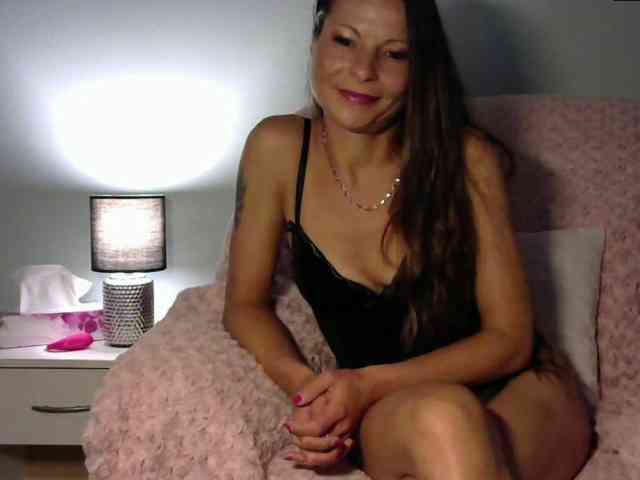 MilfNinna webcam