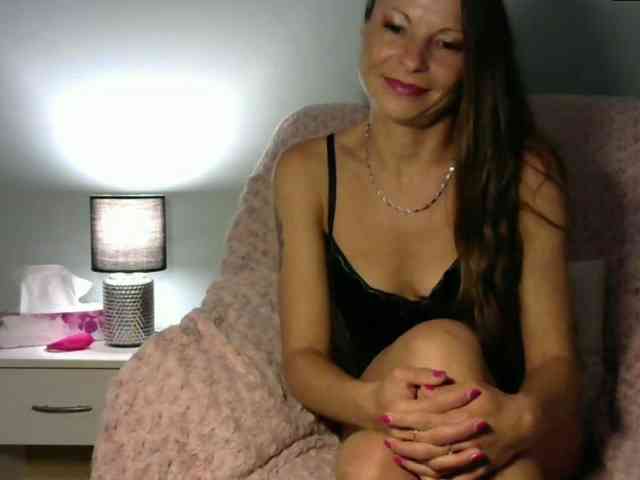 MilfNinna webcam