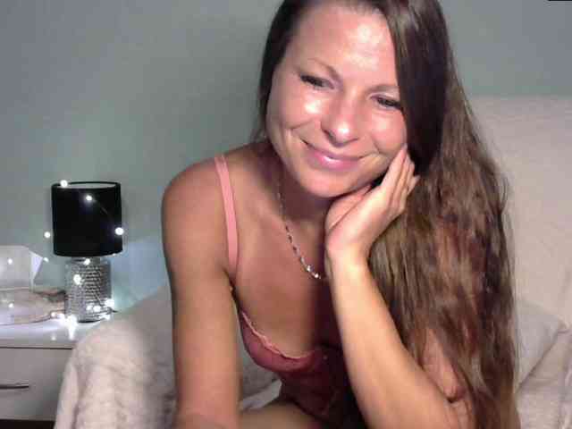 MilfNinna webcam