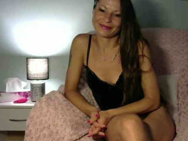 MilfNinna webcam