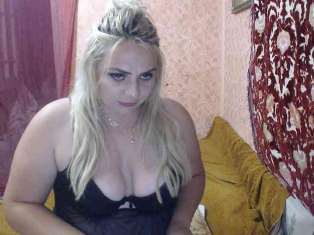 CrazyplesureAnna webcam
