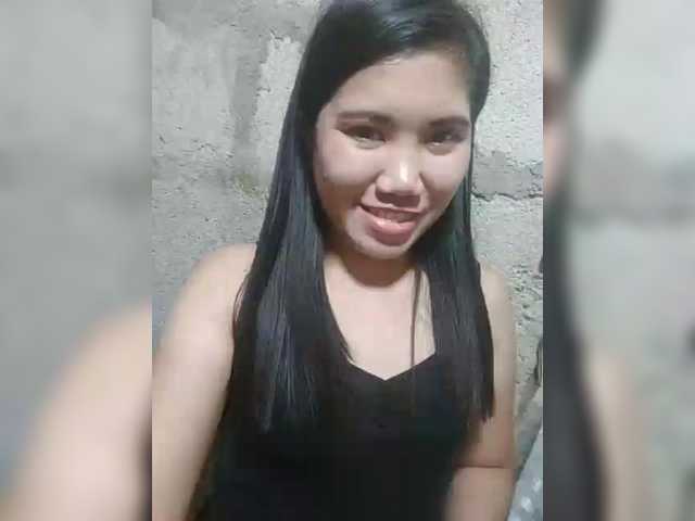 JuicyKittie's BongaCams show and profile