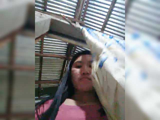 JuicyKittie's BongaCams show and profile