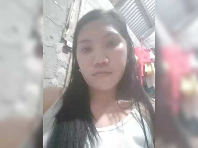 JuicyKittie's BongaCams show and profile