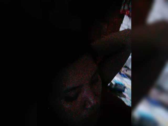 JuicyKittie's BongaCams show and profile