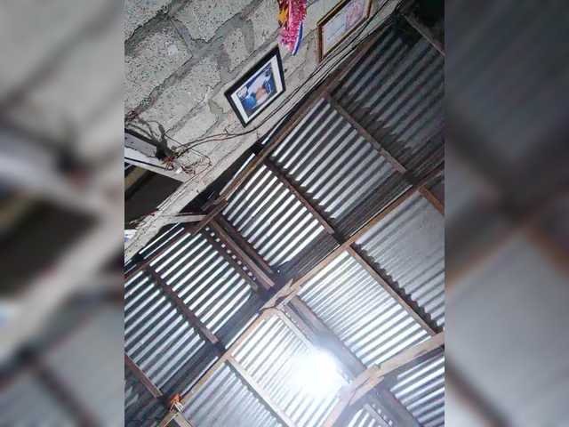 JuicyKittie's BongaCams show and profile