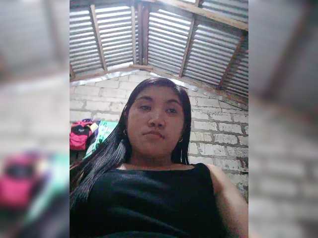 JuicyKittie's BongaCams show and profile