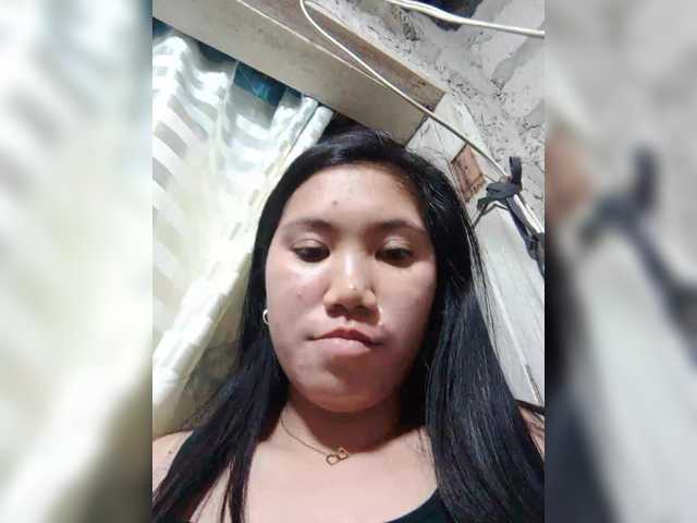 JuicyKittie's BongaCams show and profile