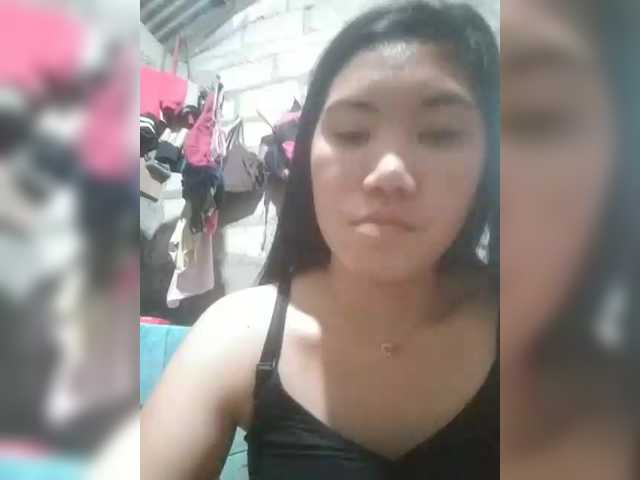 JuicyKittie's BongaCams show and profile