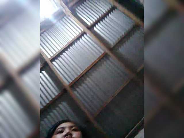 JuicyKittie's BongaCams show and profile