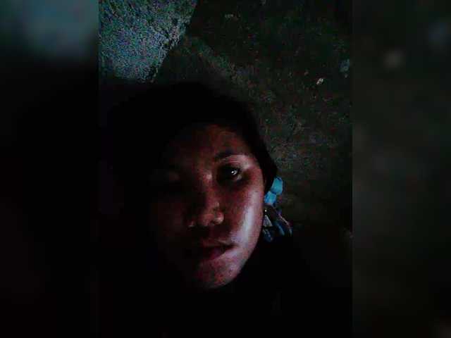 JuicyKittie's BongaCams show and profile