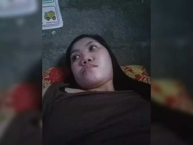 JuicyKittie's BongaCams show and profile