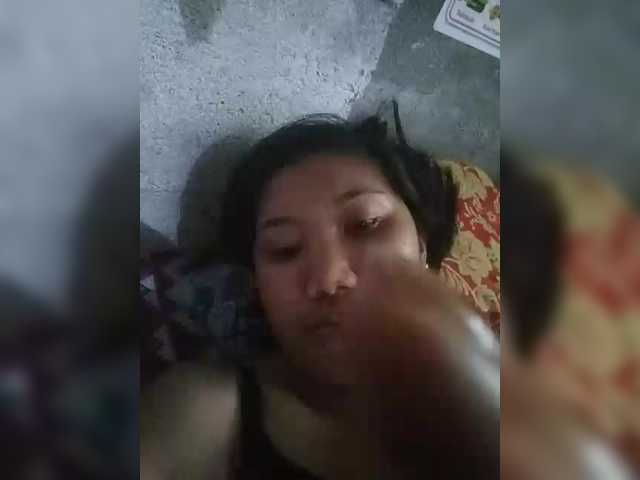 JuicyKittie's BongaCams show and profile