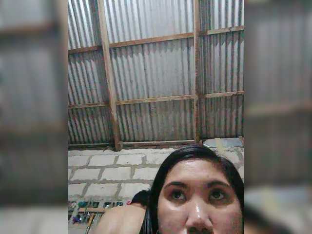 JuicyKittie's BongaCams show and profile