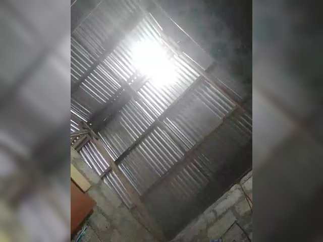 JuicyKittie's BongaCams show and profile